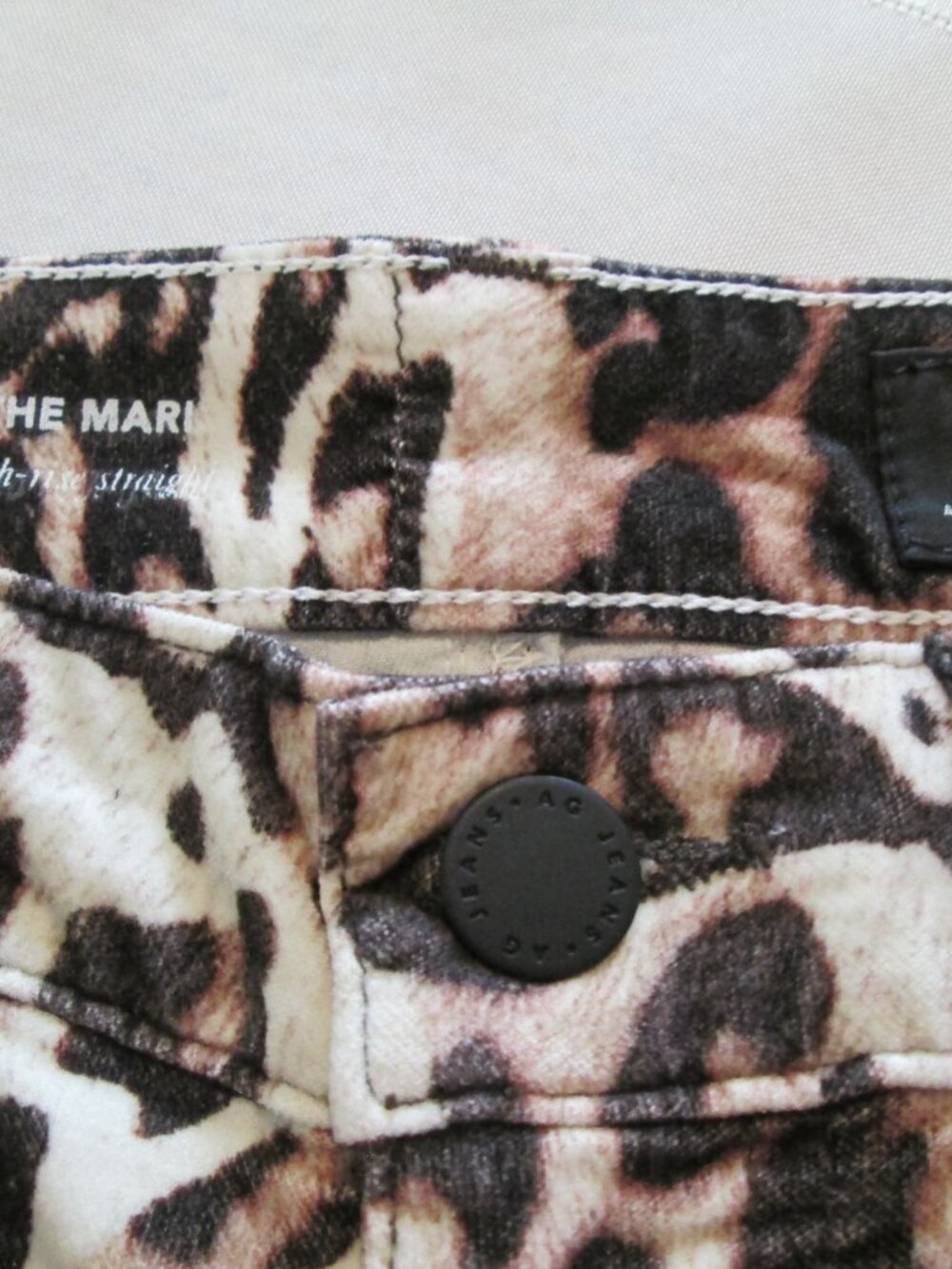 AG THE MARI HIGH RISE STRAIGHT LEOPARD JEAN Sz 26 NWT - Picture 7 of 10